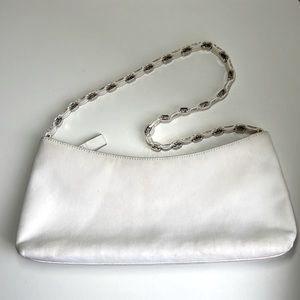 GUC Ferragamo White Shoulder Bag